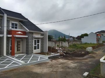 Rumah Cantik di Ratu Mansion Cianjur