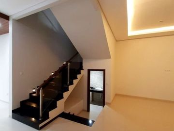 Rumah Baru SIAP HUNI Modern Di Batununggal Buah Batu Bandung