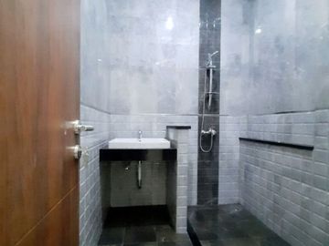 Rumah Baru SIAP HUNI Modern Di Batununggal Buah Batu Bandung