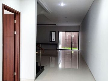 Rumah Baru SIAP HUNI Modern Di Batununggal Buah Batu Bandung