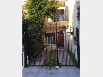 Duplex en Venta Haedo / Moron (A120 3251)