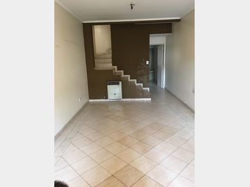 Duplex en Venta Haedo / Moron (A120 3251)