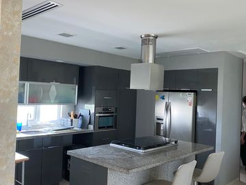Hermoso departamento con vista al mar y al manglar