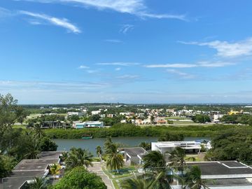 Hermoso departamento con vista al mar y al manglar