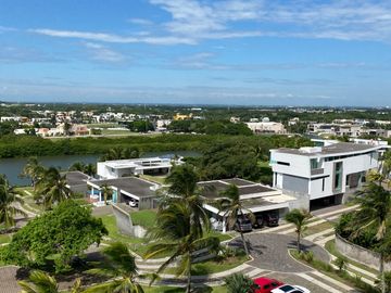 Hermoso departamento con vista al mar y al manglar