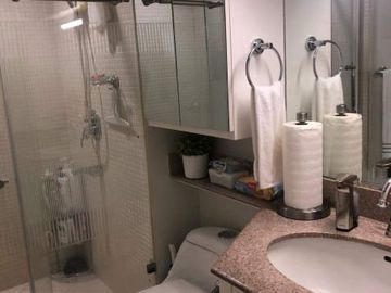 Condominium 1 Bedroom: 1BR Condo For Sale in Manansala Tower Rockwell Makati City