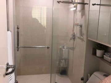 Condominium 1 Bedroom: 1BR Condo For Sale in Manansala Tower Rockwell Makati City
