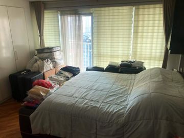 Condominium 1 Bedroom: 1BR Condo For Sale in Manansala Tower Rockwell Makati City
