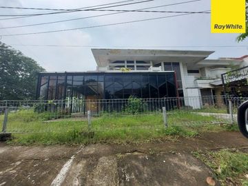 Disewakan Rumah Siap Huni 2 Lantai Di Jl. Raya Darmo Permai, Surabaya