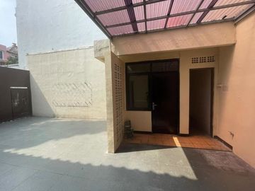 5 Bedroom House for sale