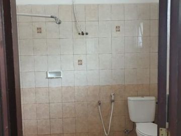 5 Bedroom House for sale