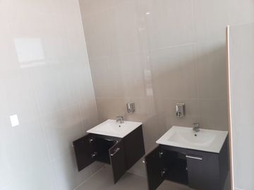 Venta Edificio Clinico - Calera de Tango
