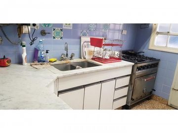 OPORTUNIDAD!!! HERMOSA CASA EN HAEDO 220M2, 2PTS,GRAN PARQUE,COCHERA,LOTE 10X38,OPCION 100M2 MAS