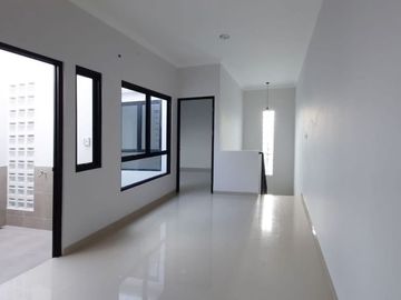 Rumah Brand New dalam Komplek Larangan Akses Strategis