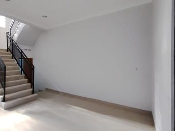 Rumah Brand New dalam Komplek Larangan Akses Strategis
