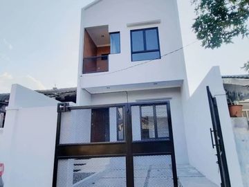 Rumah Brand New dalam Komplek Larangan Akses Strategis