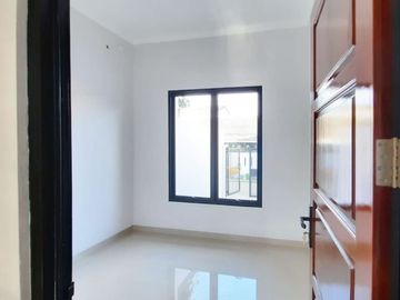 Rumah Brand New dalam Komplek Larangan Akses Strategis