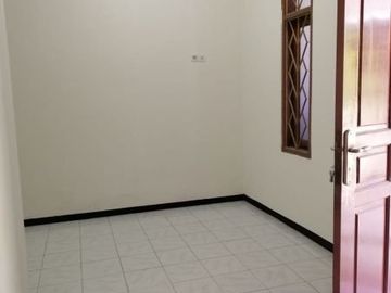 Dijual rumah 1.5 lantai lebak timur surabaya