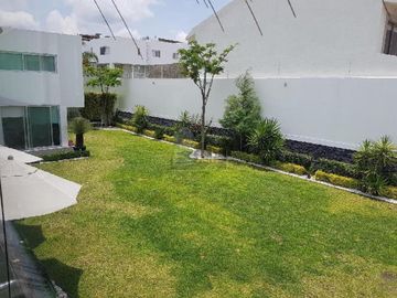 Espectacular casa en Venta en Cumbres del Lago Juriquilla, acabados de Lujo