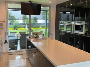 Espectacular casa en Venta en Cumbres del Lago Juriquilla, acabados de Lujo