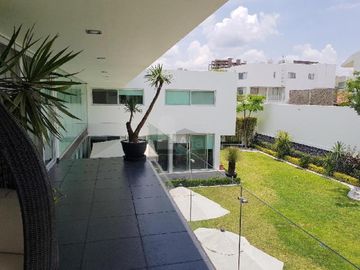Espectacular casa en Venta en Cumbres del Lago Juriquilla, acabados de Lujo