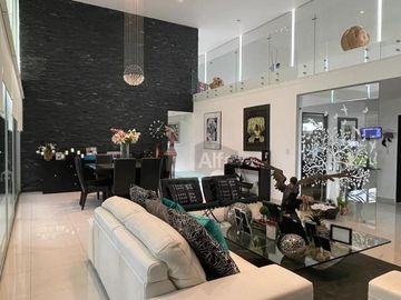 Espectacular casa en Venta en Cumbres del Lago Juriquilla, acabados de Lujo