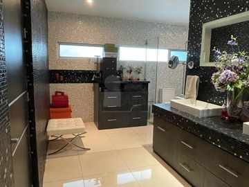 Espectacular casa en Venta en Cumbres del Lago Juriquilla, acabados de Lujo