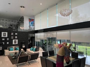 Espectacular casa en Venta en Cumbres del Lago Juriquilla, acabados de Lujo