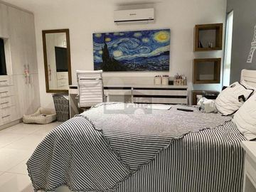 Espectacular casa en Venta en Cumbres del Lago Juriquilla, acabados de Lujo