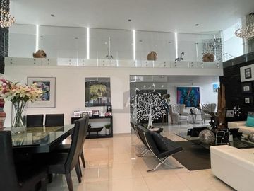 Espectacular casa en Venta en Cumbres del Lago Juriquilla, acabados de Lujo