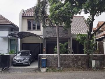 Rumah luxury asri di taman gapura Citraland surabaya barat