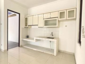 Dijual Rumah Posisi Hook Dalam Cluster Discovery Bintaro