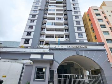 Se vende amplio apartamento en Villa de la Fuente