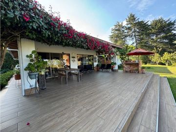 Hermosa Casa Campestre Con Arboles Frutales y Vista Abierta a Rionegro