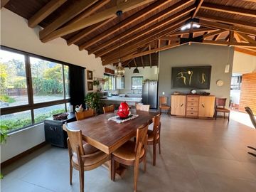 Hermosa Casa Campestre Con Arboles Frutales y Vista Abierta a Rionegro