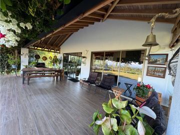 Hermosa Casa Campestre Con Arboles Frutales y Vista Abierta a Rionegro