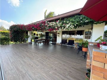 Hermosa Casa Campestre Con Arboles Frutales y Vista Abierta a Rionegro