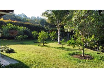 Hermosa Casa Campestre Con Arboles Frutales y Vista Abierta a Rionegro