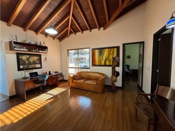 Hermosa Casa Campestre Con Arboles Frutales y Vista Abierta a Rionegro