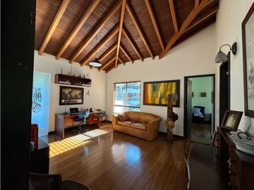 Hermosa Casa Campestre Con Arboles Frutales y Vista Abierta a Rionegro