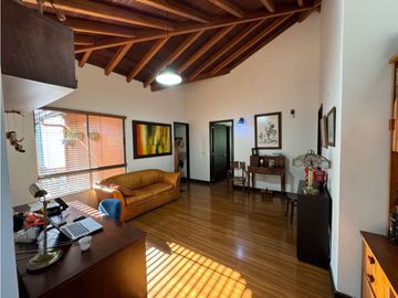 Hermosa Casa Campestre Con Arboles Frutales y Vista Abierta a Rionegro