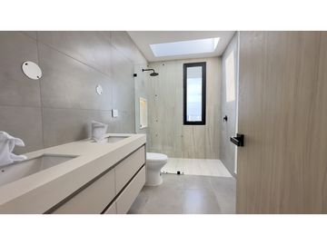 DUPLEX MODERNO VISTA AL MAR EN URB CIUDAD DEL MAR, MANTA