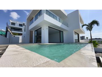 DUPLEX MODERNO VISTA AL MAR EN URB CIUDAD DEL MAR, MANTA