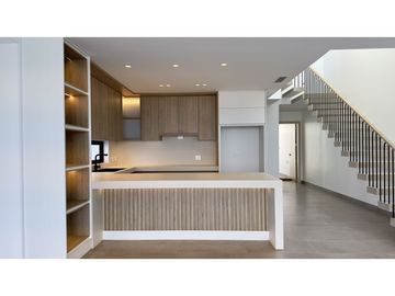 DUPLEX MODERNO VISTA AL MAR EN URB CIUDAD DEL MAR, MANTA