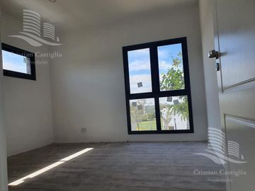 Venta - Casa 4 ambientes, Jardin, Pileta - San Matias, Escobar