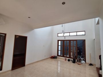 Disewakan Rumah Rapi Siap Huni Di Menteng Bintaro SEKTOR 7