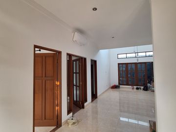 Disewakan Rumah Rapi Siap Huni Di Menteng Bintaro SEKTOR 7