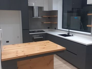 Se Vende Casa Cerca del Mar en Salinas