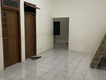 Disewa Rumah Kutisari Indah Barat, Baru Renov, Surabaya Selatan Dekat Siwalankerto