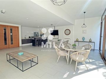 Seminuevo con patio en venta de 2 dorm. en Puerto Varas